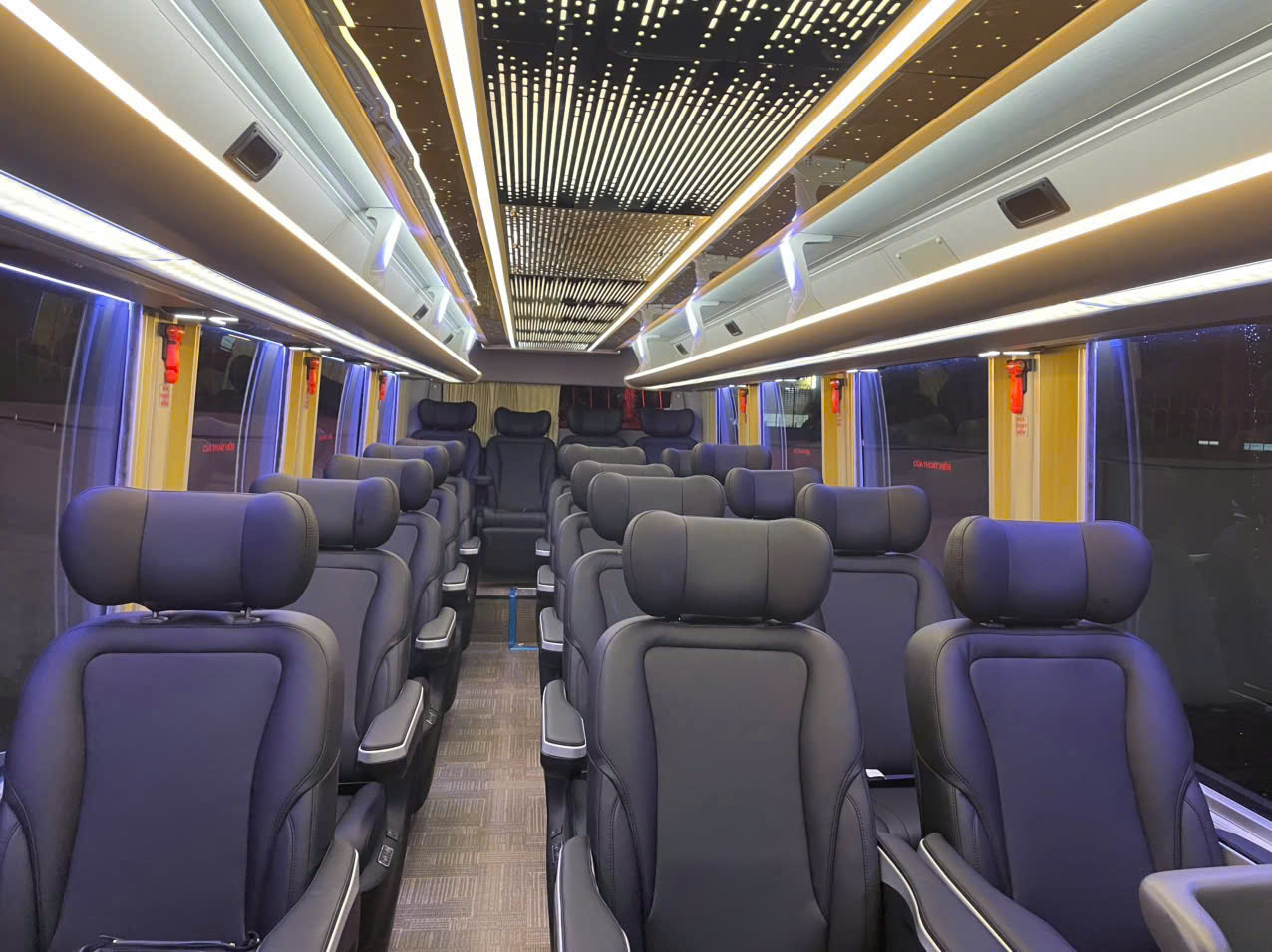 Thuê Xe Limousine 18 Chỗ