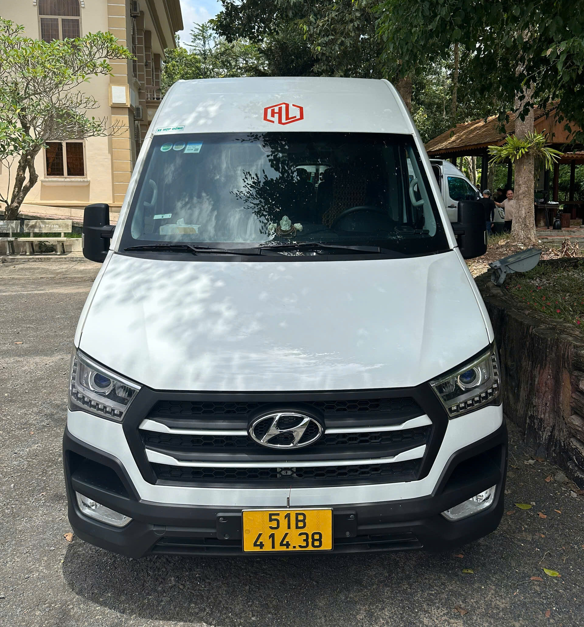 Thuê Xe 16 Chỗ Đi Cửa Khẩu Thomo